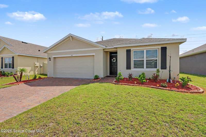 4 bedroom Single Family Residence at 1121 Mcfarland Drive, Dunes at Heritage Lakes, West Melbourne — photo 1
