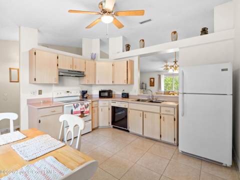 660 Weaver Road, Palm Bay FL - photo 10 of 25