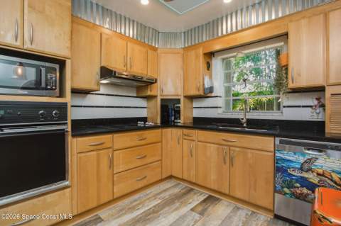 2202 Hyde Parkway, Melbourne FL - photo 15 of 34