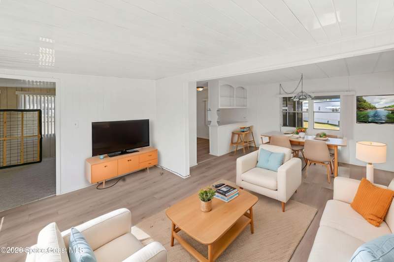 3 bedroom Mobile Home at 294 Fantasy Court, Port Malabar Holiday Park Unit 1, Palm Bay — photo 3