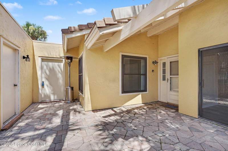 2 bedroom Single Family Residence at 153 Eton Circle, Regents Walk, Melbourne — photo 4