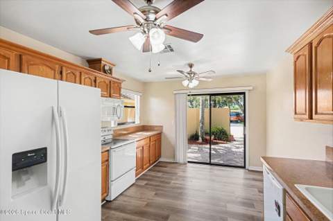 153 Eton Circle, Melbourne FL - photo 7 of 32