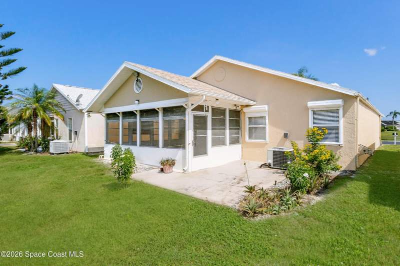 2 bedroom Single Family Residence at 910 Cross Lake Drive, South Oaks Phase 1, Melbourne — photo 3