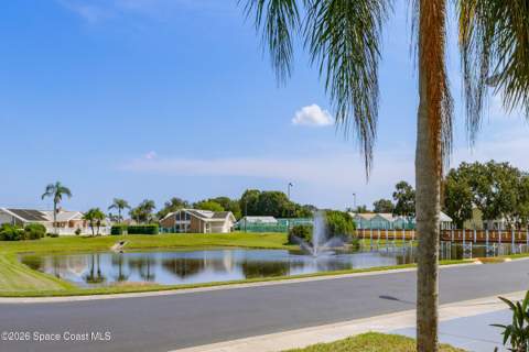 910 Cross Lake Drive, Melbourne FL - photo 6 of 24