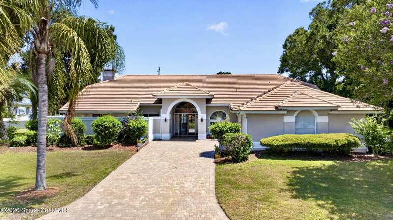 3 bedroom Single Family Residence at 101 Island Grove Drive, Island Grove, Merritt Island — photo 1