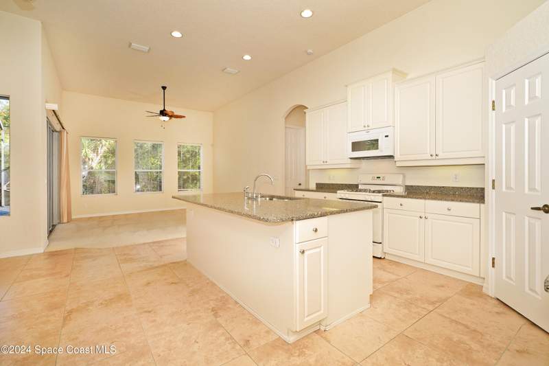 4 bedroom Single Family Residence at 4449 Chastain Drive, Grand Haven Phase 7 A Replat of A Portion of T, Melbourne — photo 5