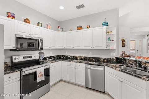 571 Gardendale Circle, Palm Bay FL - photo 14 of 31