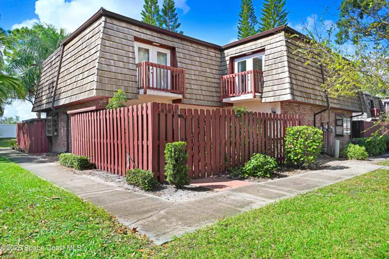 2 bedroom Townhouse at 46 Piney Branch Way #B, Chateau in the Pines, West Melbourne — photo 1