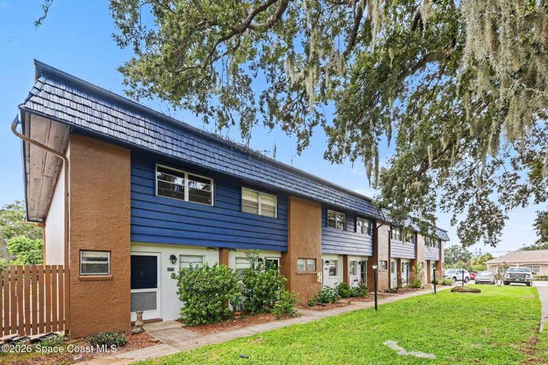 2 bedroom Condominium at 2481 Country Club Drive #C106, Royal Oak Townhouse Condo, Titusville — photo 3