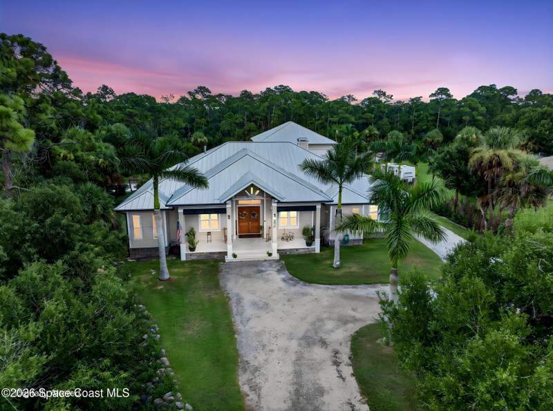 5 bedroom Single Family Residence at 3865 Reynolds Road, Grant-Valkaria, Grant-Valkaria — photo 2