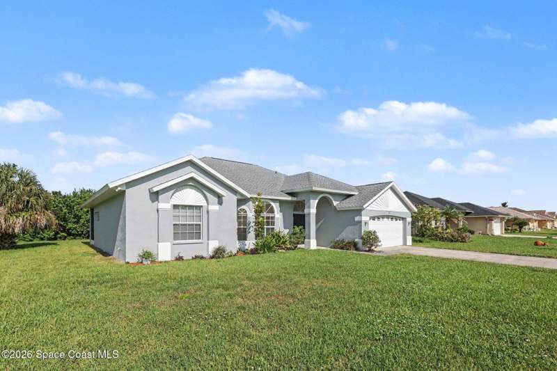 4 bedroom Single Family Residence at 926 Pine Walk Court, Pine Walk Manor, Palm Bay — photo 3