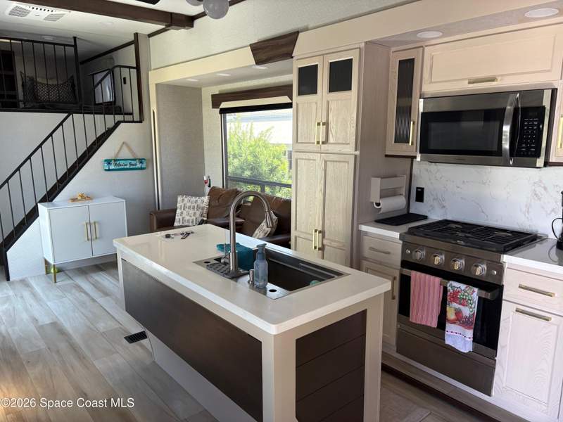 3 bedroom Manufactured Home at 556 Pier Lane #451, Outdoor Resorts, Melbourne Beach — photo 5