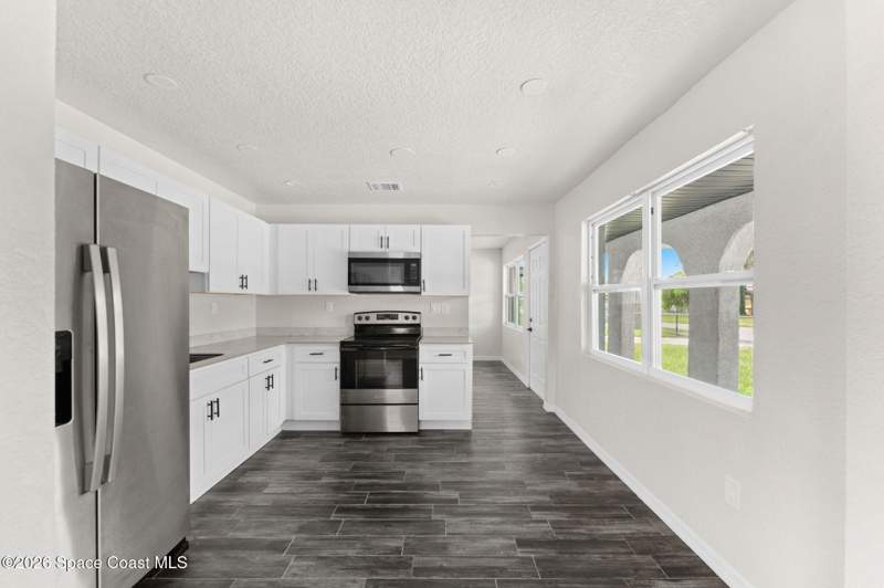 4 bedroom Single Family Residence at 714 S Georgia Avenue, Virginia Park, Cocoa — photo 3