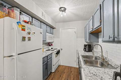 2130 Forest Knoll Drive #30-201, Palm Bay FL - photo 6 of 31