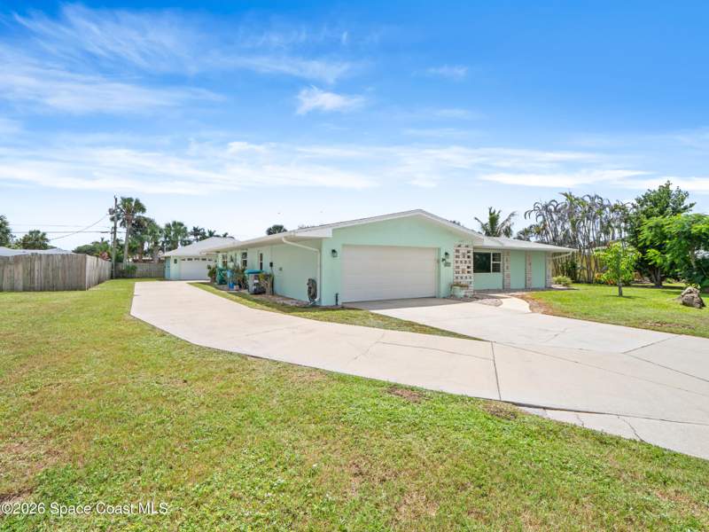 5 bedroom Single Family Residence at 407 Banyan Way, Island Shores of Melbourne Beach, Melbourne Beach — photo 2