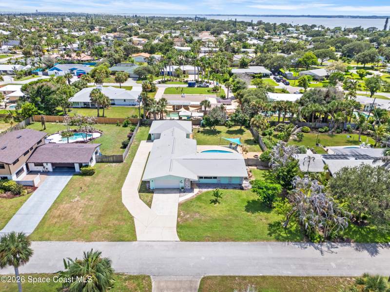 5 bedroom Single Family Residence at 407 Banyan Way, Island Shores of Melbourne Beach, Melbourne Beach — photo 3