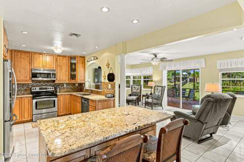 889 Vance Circle, Palm Bay FL - photo 9 of 30