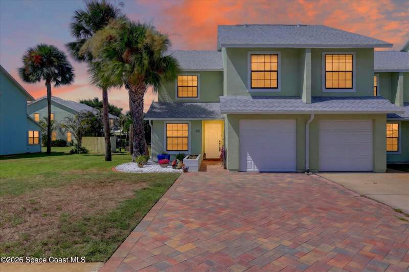 3 bedroom Townhouse at 18 Anchor Drive, South Harbor Estates, Indian Harbour Beach — photo 1