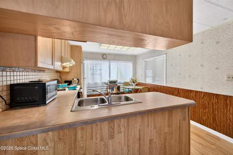 250 Liberty Lane, Melbourne Beach FL - photo 7 of 27