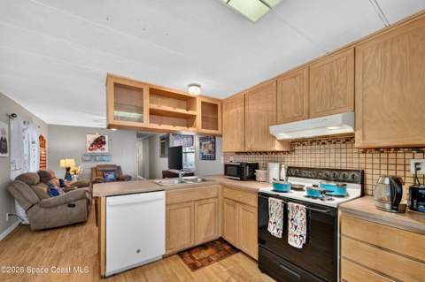 250 Liberty Lane, Melbourne Beach FL - photo 10 of 27