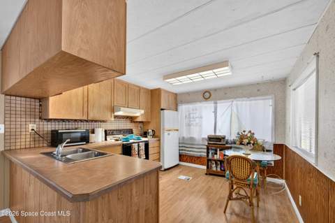 250 Liberty Lane, Melbourne Beach FL - photo 11 of 27