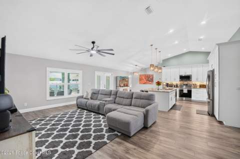 564 Hammond Street, Palm Bay FL - photo 13 of 54
