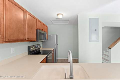1490 Malibu Circle #108, Palm Bay FL - photo 11 of 32