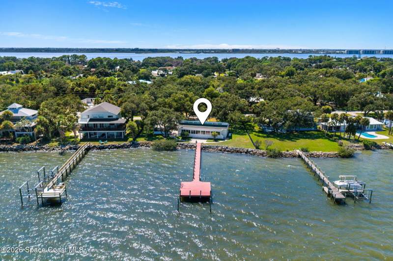 4 bedroom Single Family Residence at 810 S Banana River Drive, Merritt Island, Merritt Island — photo 3