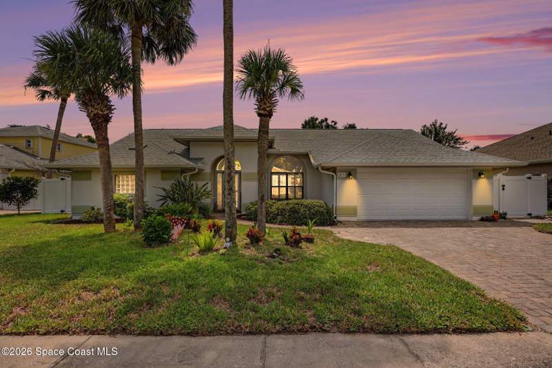 3 bedroom Single Family Residence at 219 Sykes Loop Drive, Villa De Palmas Sykes Cove Sec 03, Merritt Island — photo 2