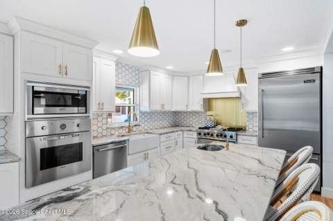 417 Riverview Lane, Melbourne Beach FL - photo 12 of 90