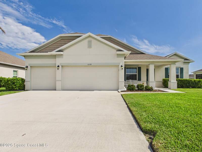 4 bedroom Single Family Residence at 4358 Lago Vista Drive, The Lakes at St. Sebastian, Micco — photo 2