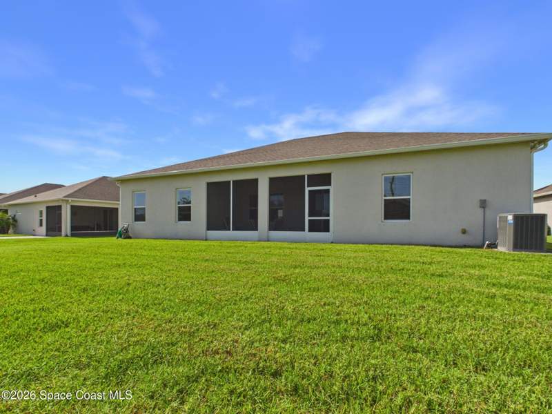 4 bedroom Single Family Residence at 4358 Lago Vista Drive, The Lakes at St. Sebastian, Micco — photo 3