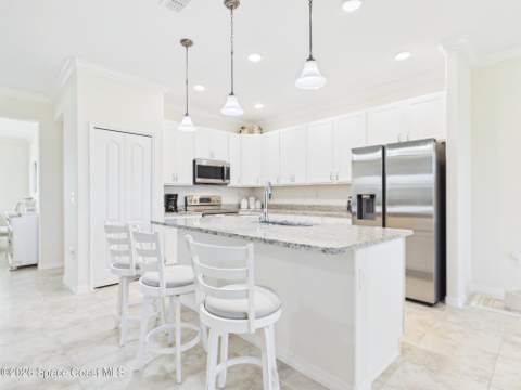 4358 Lago Vista Drive, Micco FL - photo 11 of 38