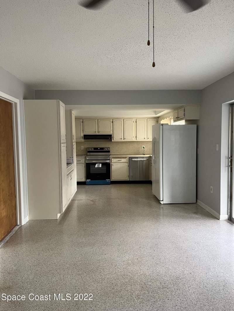 3 bedroom Single Family Residence at 2643 Cherrywood Lane, Hickory Hill Unit No 2, Titusville — photo 5