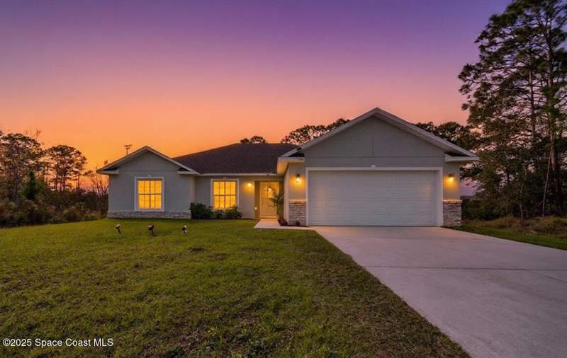 4 bedroom Single Family Residence at 1850 Thorman Avenue, Port Malabar Unit 18, Palm Bay — photo 2