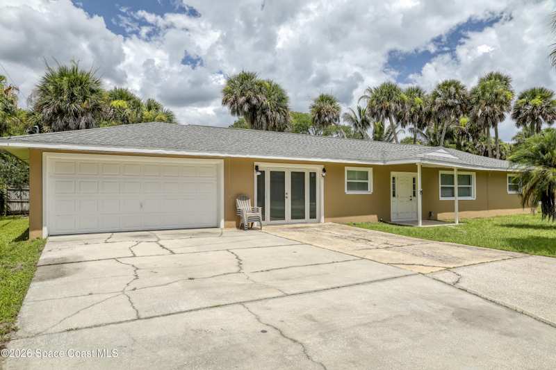3 bedroom Single Family Residence at 215 Pelican Drive, Melbourne Shores Subd, Melbourne Beach — photo 1