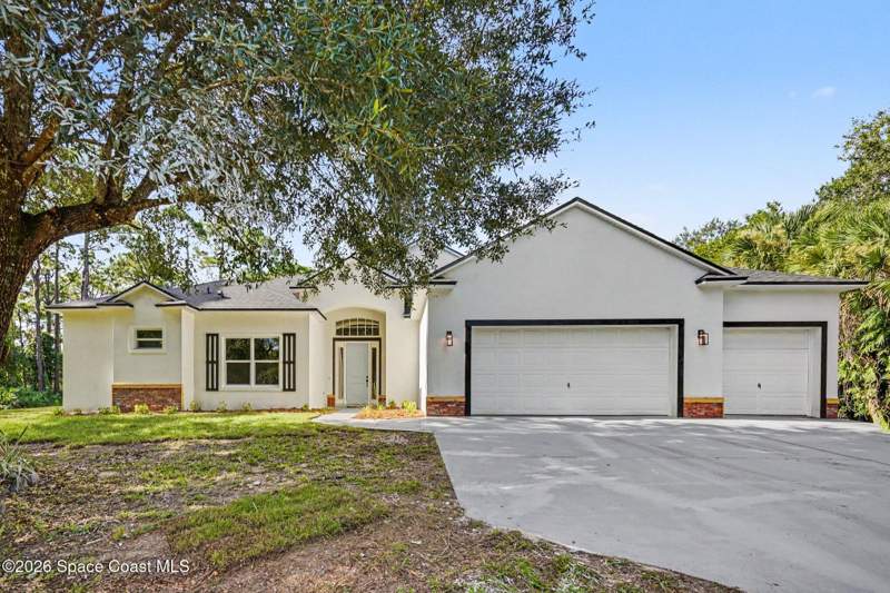 5 bedroom Single Family Residence at 3025 Fawn Lake Boulevard, Fawn Lake Pud Phase 2 Unit 3, Mims — photo 2