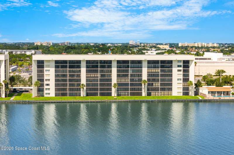 2 bedroom Condominium at 250 S Sykes Creek Parkway #B609, Merritt Towers Condo Ph II, Merritt Island — photo 4