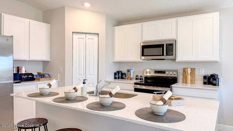 4 bedroom Single Family Residence at 1522 Ellsworth Circle, Tillman, Palm Bay — photo 2