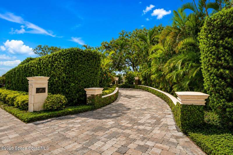 3 bedroom Single Family Residence at 200 Riverside Drive, Sunset Shores Subd, Melbourne Beach — photo 3