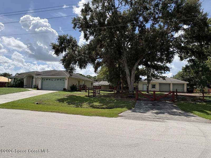3 bedroom Single Family Residence at 704 Elmont Street, Port Malabar Unit 48, Palm Bay — photo 2