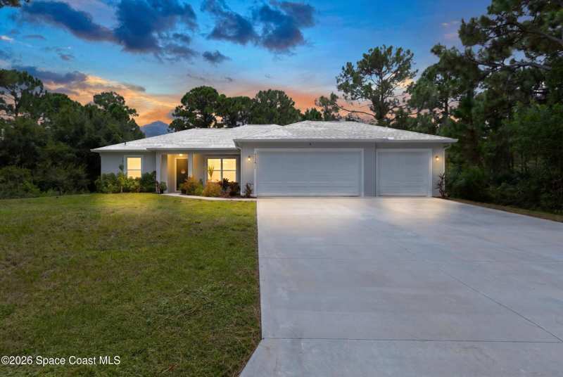 3 bedroom Single Family Residence at 2341 Queens Street, Port Malabar Unit 22, Palm Bay — photo 1