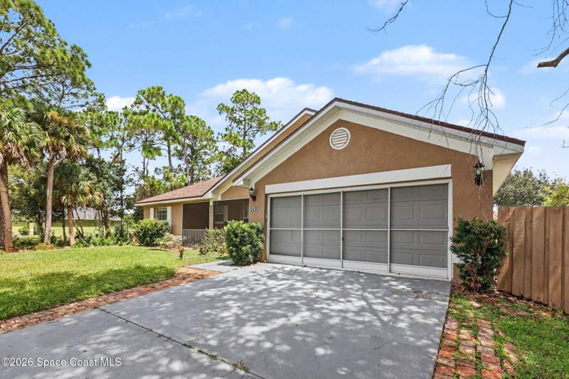 3 bedroom Single Family Residence at 2435 Palisades Drive, Port Malabar Unit 22, Palm Bay — photo 4