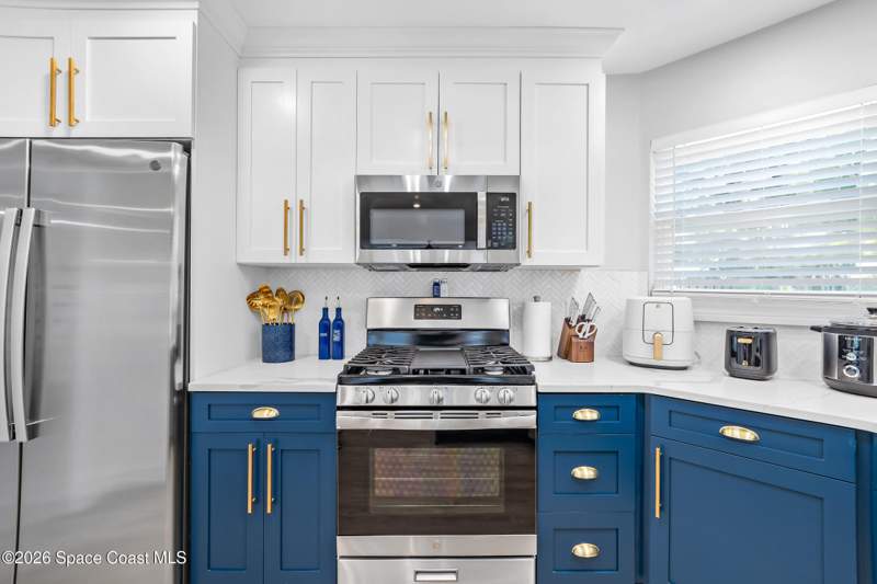 4 bedroom Single Family Residence at 6765 Angeles Road, Floridana Beach 5th Addn, Melbourne Beach — photo 4