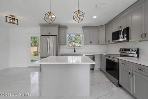 1560 Richards Drive, Palm Bay FL - photo 9 of 28