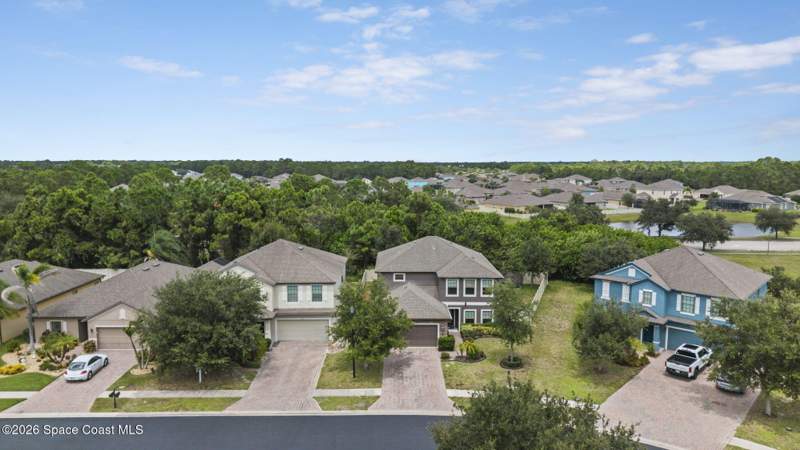 5 bedroom Single Family Residence at 553 Trymore Drive, Wellington at Bayside Lakes, Palm Bay — photo 3