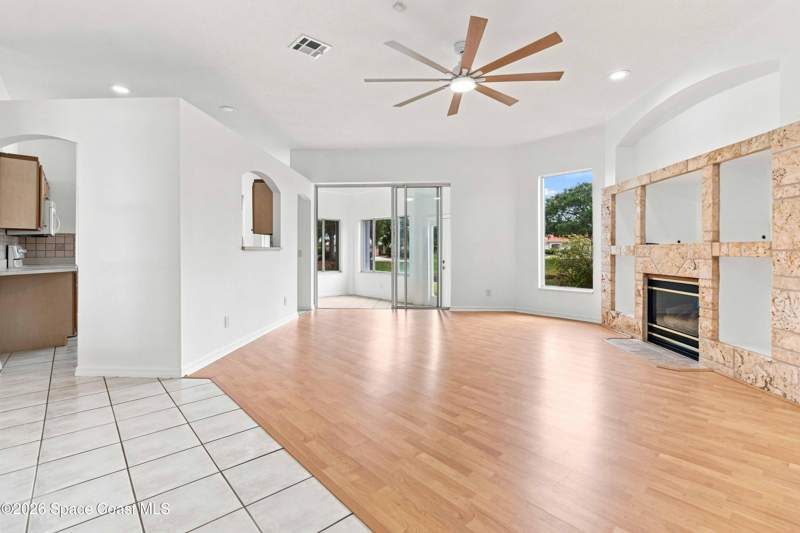 3 bedroom Single Family Residence at 511 Royston Lane, Baytree Pud Phase 1 Stage 1-5, Melbourne — photo 4