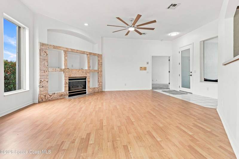 3 bedroom Single Family Residence at 511 Royston Lane, Baytree Pud Phase 1 Stage 1-5, Melbourne — photo 5