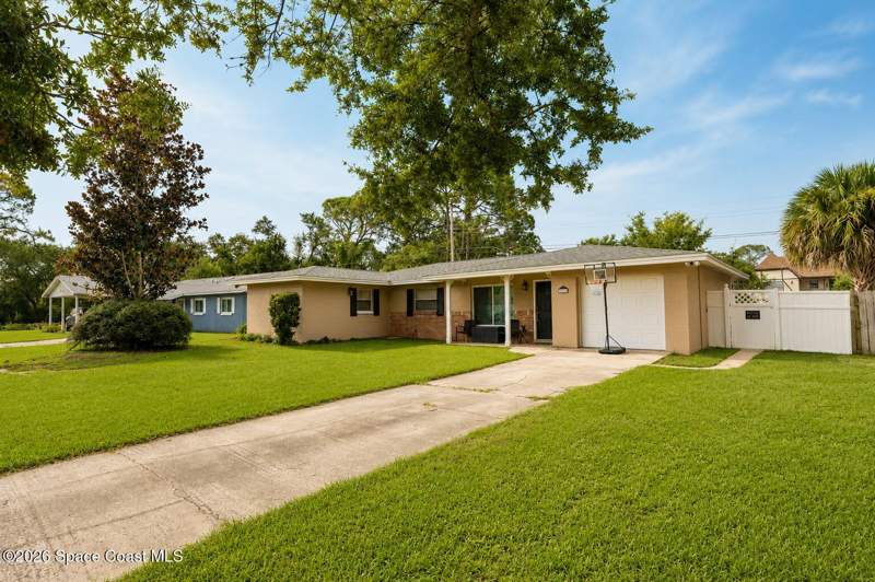 3 bedroom Single Family Residence at 485 Birchwood Lane, Colonial Heights Addn No 1, Titusville — photo 2