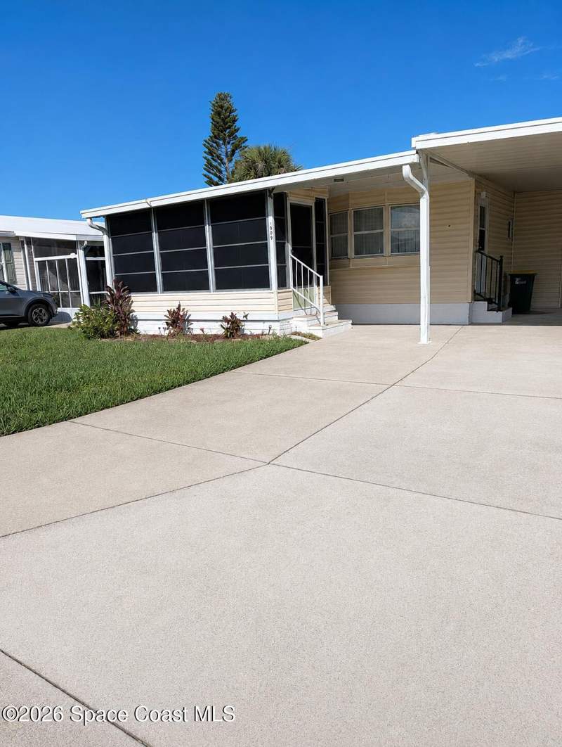 2 bedroom Manufactured Home at 1009 Buttonwood Street, Barefoot Bay Unit 2 Part 11, Barefoot Bay — photo 3